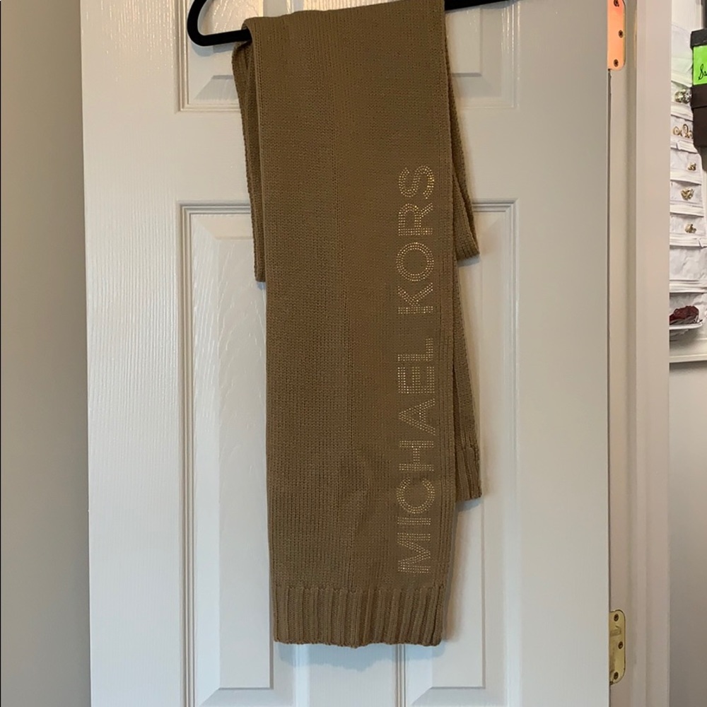Michael kors scarf